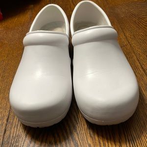 Nurse shoes, or just comfy shoes